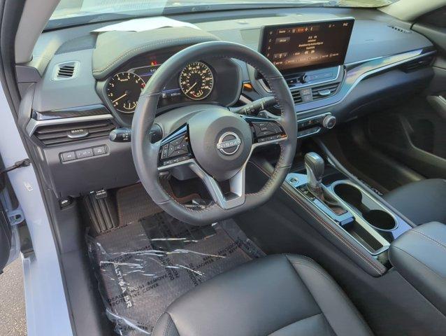 Photo of 2023 Gray Sky Pearl Nissan Altima
