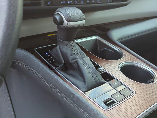 Photo of 2022 Celestial Silver Metallic Toyota Sienna