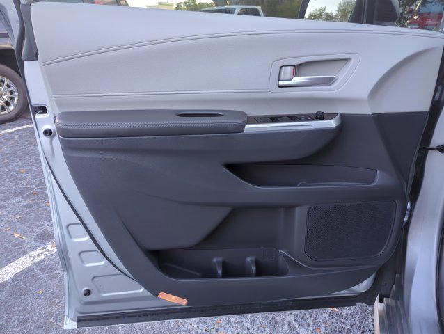 Photo of 2022 Celestial Silver Metallic Toyota Sienna