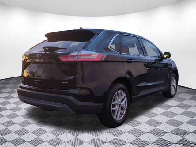 Photo of 2024 Agate Black Metallic Ford Edge
