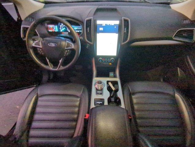 Photo of 2024 Agate Black Metallic Ford Edge