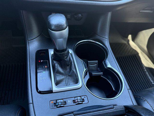 Photo of 2019 Predawn Gray Mica Toyota Highlander