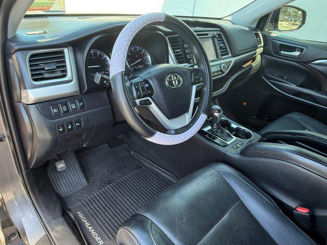 Photo of 2019 Predawn Gray Mica Toyota Highlander