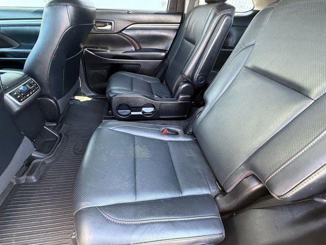 Photo of 2019 Predawn Gray Mica Toyota Highlander