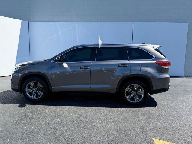 Photo of 2019 Predawn Gray Mica Toyota Highlander
