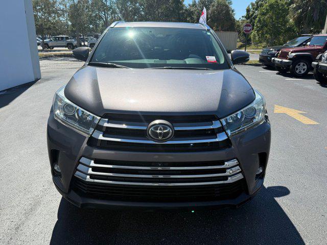 Photo of 2019 Predawn Gray Mica Toyota Highlander
