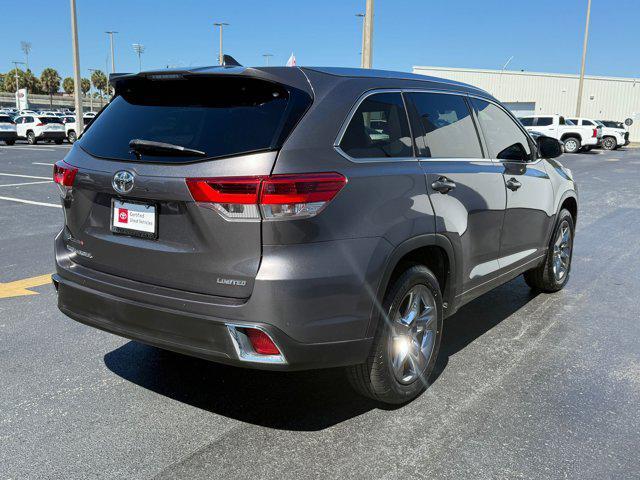 Photo of 2019 Predawn Gray Mica Toyota Highlander