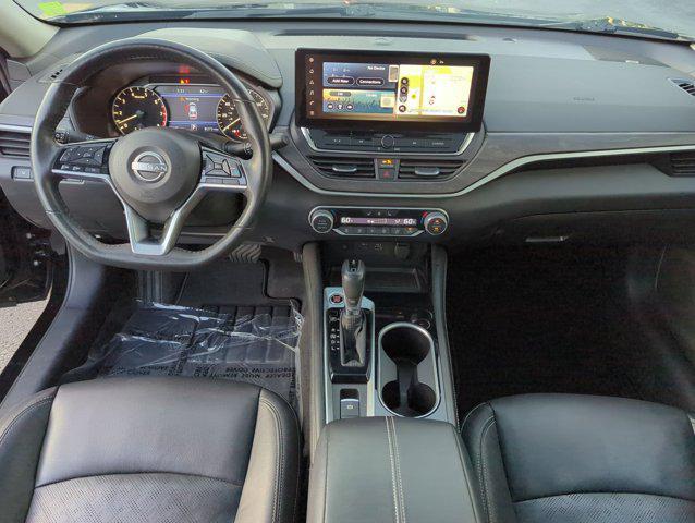 Photo of 2023 Super Black Nissan Altima