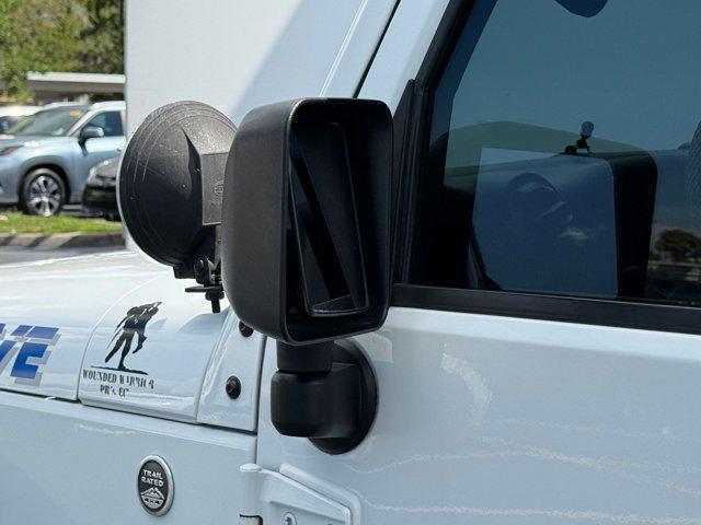 Photo of 2014 Bright White Clearcoat Jeep Wrangler Unlimited