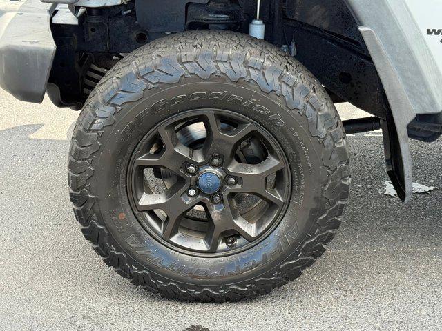 Photo of 2014 Bright White Clearcoat Jeep Wrangler Unlimited