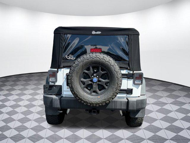 Photo of 2014 Bright White Clearcoat Jeep Wrangler Unlimited