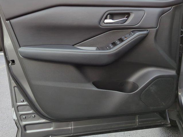 Photo of 2024 Gun Metallic Nissan Rogue