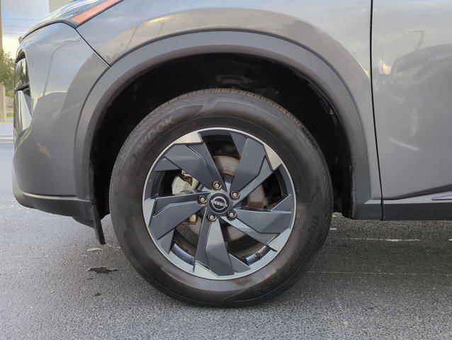 Photo of 2024 Gun Metallic Nissan Rogue