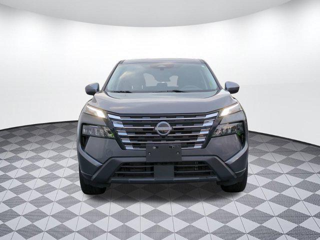 Photo of 2024 Gun Metallic Nissan Rogue