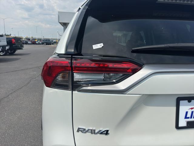 Photo of 2021 Blizzard Pearl Toyota RAV4 Hybrid