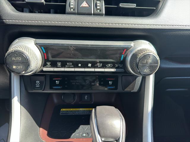 Photo of 2021 Blizzard Pearl Toyota RAV4 Hybrid