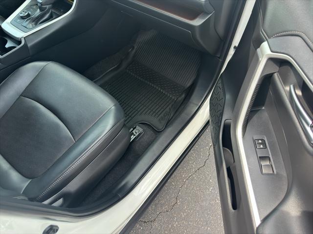Photo of 2021 Blizzard Pearl Toyota RAV4 Hybrid
