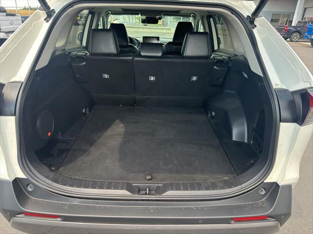 Photo of 2021 Blizzard Pearl Toyota RAV4 Hybrid