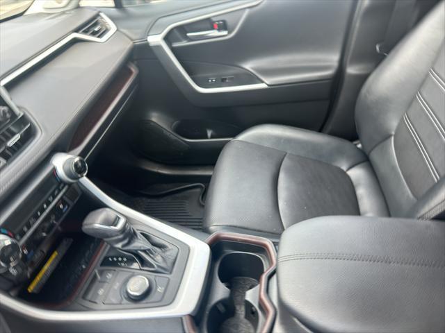 Photo of 2021 Blizzard Pearl Toyota RAV4 Hybrid