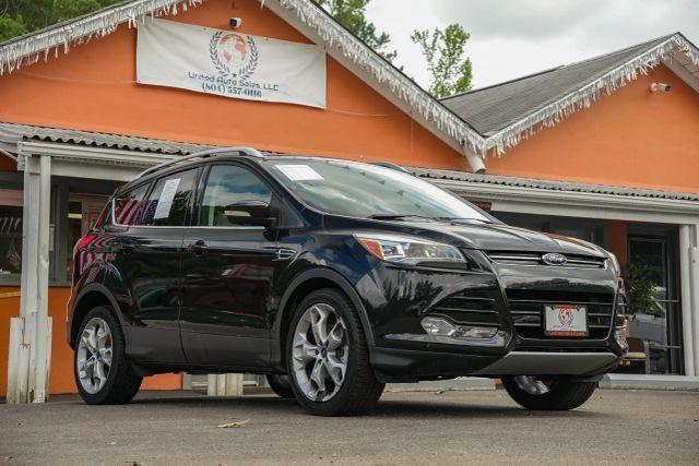 Photo of 2015 Black Ford Escape