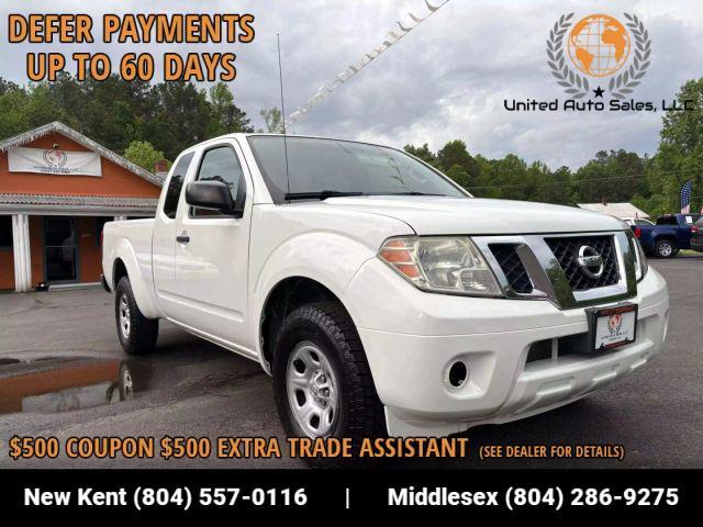 Photo of 2015 Glacier White Nissan Frontier