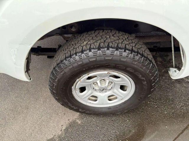 Photo of 2015 Glacier White Nissan Frontier