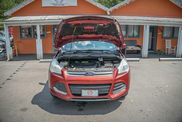 Photo of 2014 Red Ford Escape
