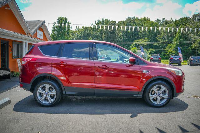 Photo of 2014 Red Ford Escape