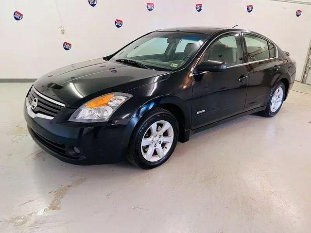 Photo of 2009 Super Black Nissan Altima Hybrid