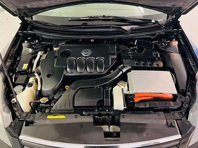 Photo of 2009 Super Black Nissan Altima Hybrid
