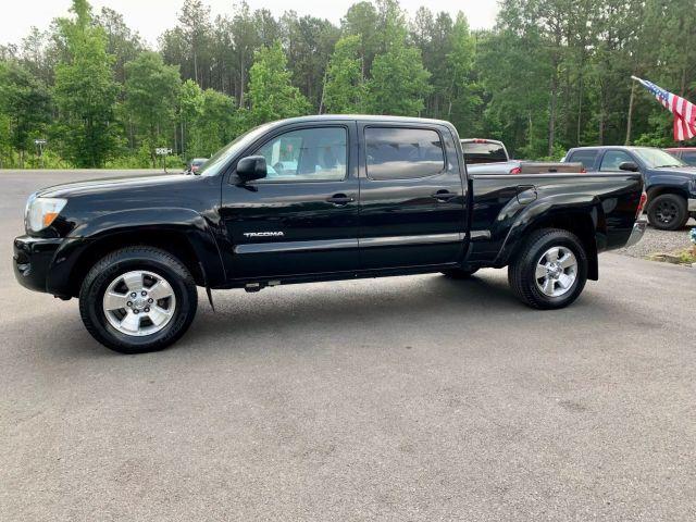 Photo of 2011 Black Toyota Tacoma