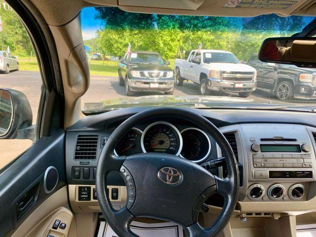 Photo of 2011 Black Toyota Tacoma
