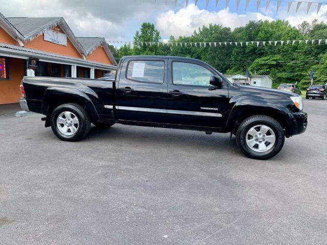 Photo of 2011 Black Toyota Tacoma