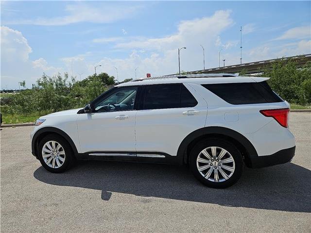 Photo of 2022 White Ford Explorer