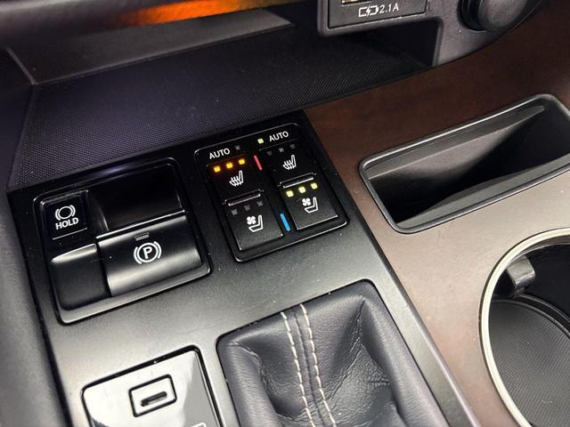 Photo of 2022 Atomic Silver Lexus RX 350
