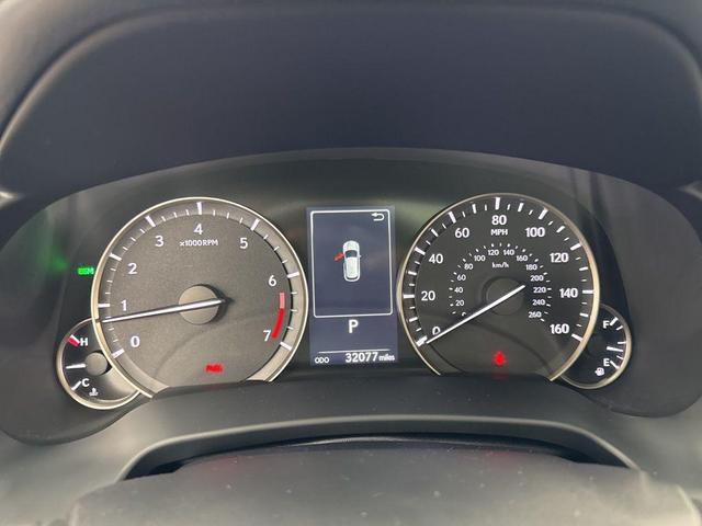 Photo of 2022 Atomic Silver Lexus RX 350