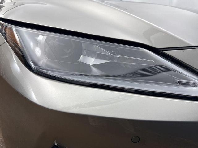 Photo of 2022 Atomic Silver Lexus RX 350