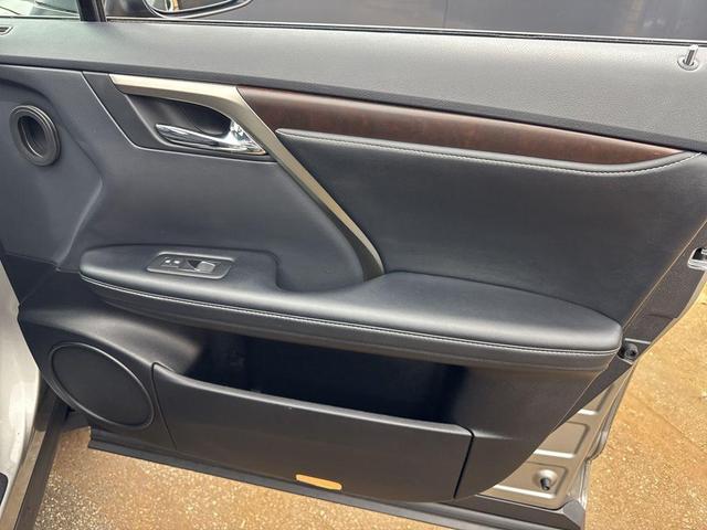 Photo of 2022 Atomic Silver Lexus RX 350