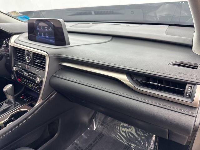 Photo of 2022 Atomic Silver Lexus RX 350