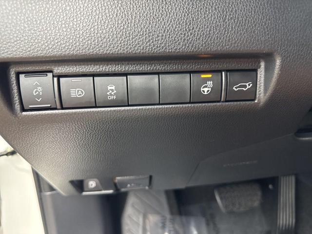 Photo of 2021 Blizzard Pearl Toyota Venza