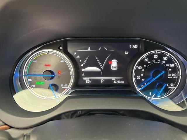 Photo of 2021 Blizzard Pearl Toyota Venza