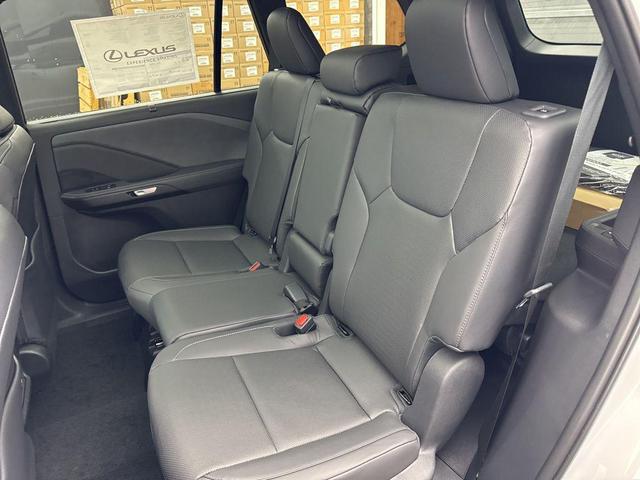 Photo of 2025 Wind Chill Pearl Lexus TX 350