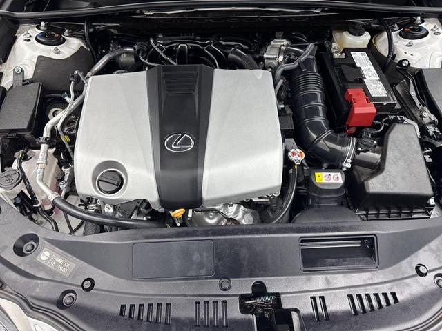 Photo of 2023 Eminent White Pearl Lexus ES 350