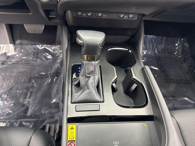 Photo of 2023 Eminent White Pearl Lexus ES 350