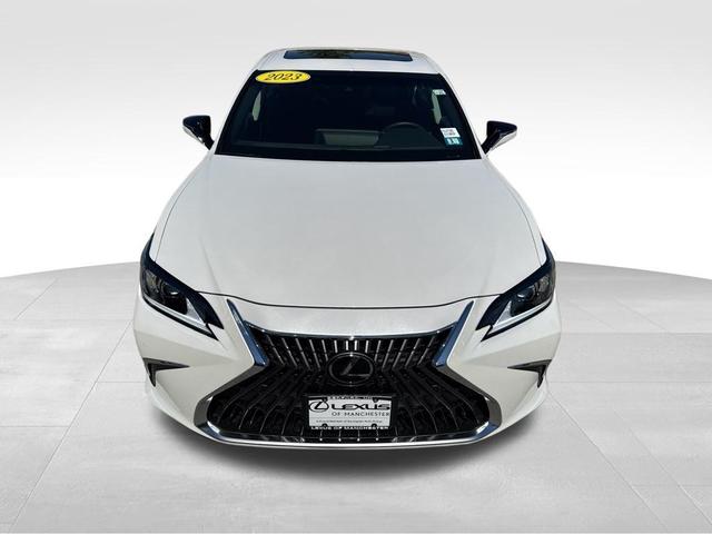 Photo of 2023 Eminent White Pearl Lexus ES 350
