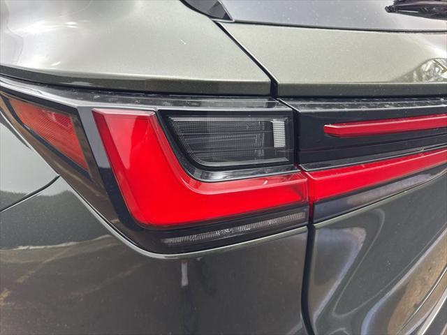 Photo of 2025 Green Pearl Lexus NX 350