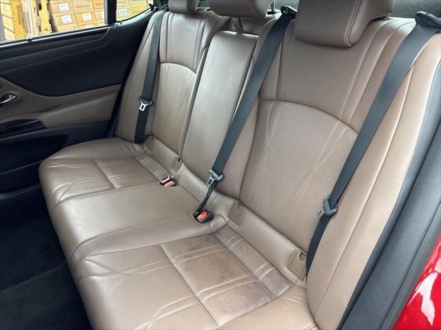 Photo of 2022  Lexus ES 350