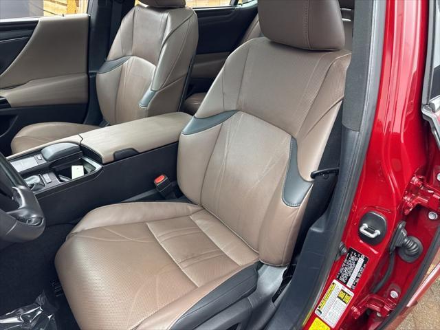 Photo of 2022  Lexus ES 350