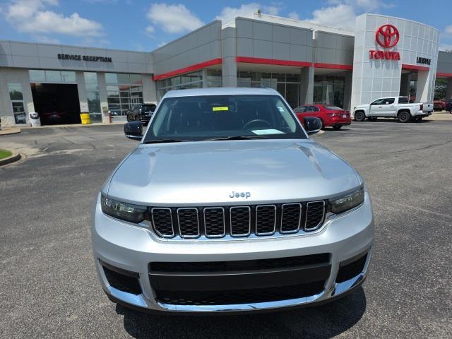 Photo of 2022 Silver Zynith Jeep Grand Cherokee L