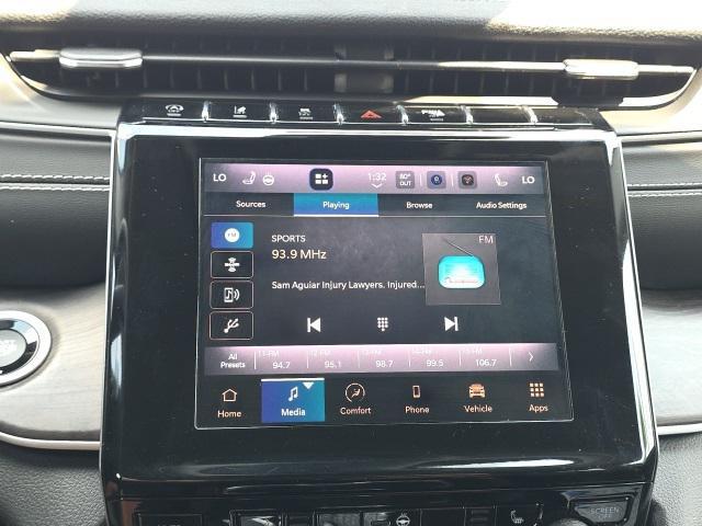 Photo of 2022 Silver Zynith Jeep Grand Cherokee L